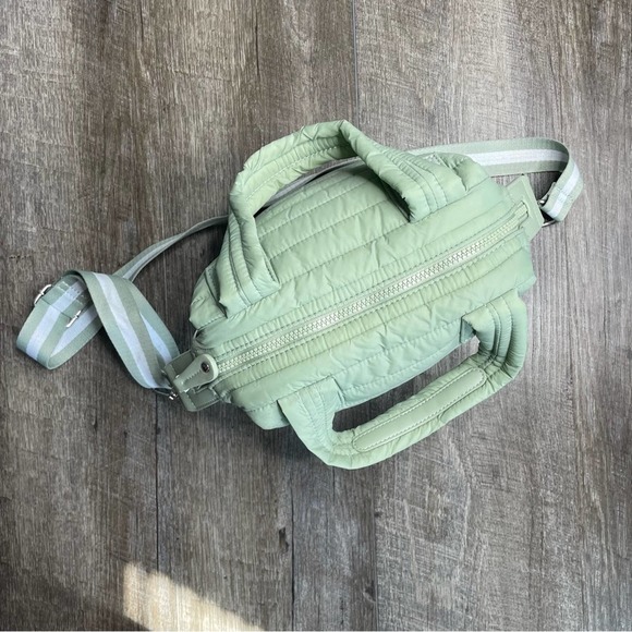 Sondra Roberts Squared Nylon Puffer Bag Mint Green Crossbody Bag - Picture 3 of 10